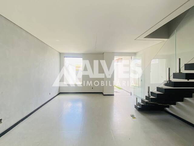 CASA para Compra em Feira de Santana - 3