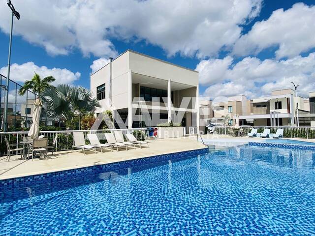 CASA EM CONDOMÍNIO para Compra em Feira de Santana - 2