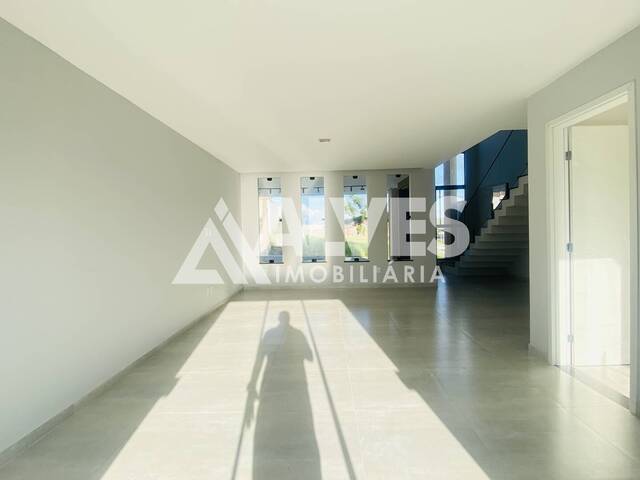 CASA EM CONDOMÍNIO para Aluguel em Feira de Santana - 4