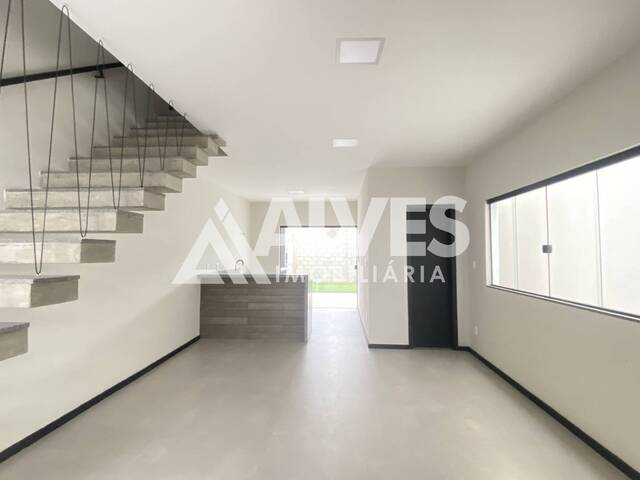 CASA para Compra em Feira de Santana - 3