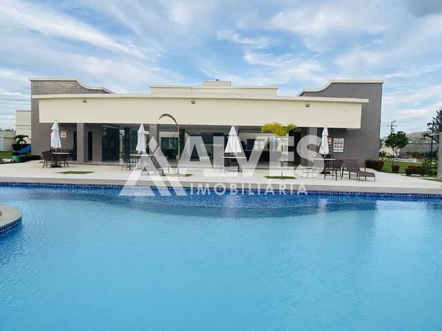 CASA EM CONDOMÍNIO para Compra em Feira de Santana - 3