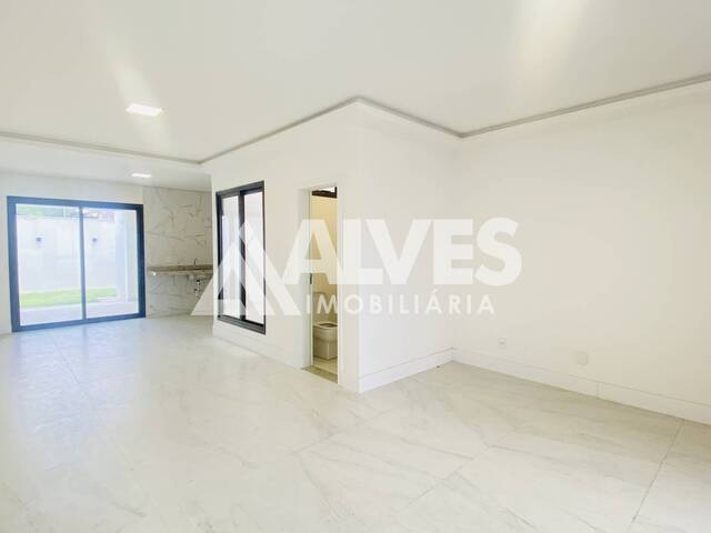 CASA para Compra em Feira de Santana - 4