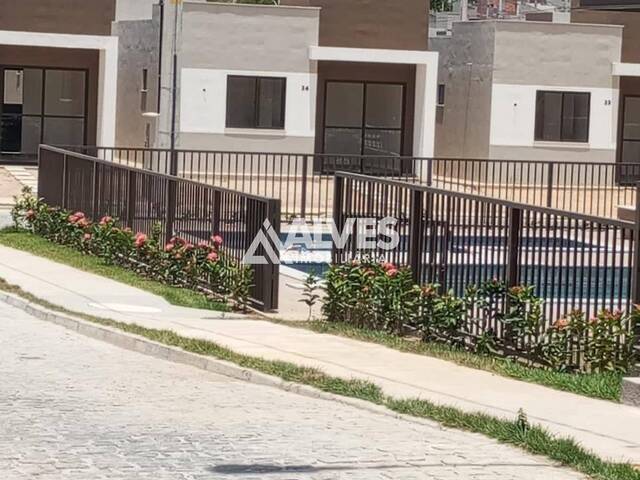 #6727 - CASA EM CONDOMÍNIO para Compra em Feira de Santana - BA