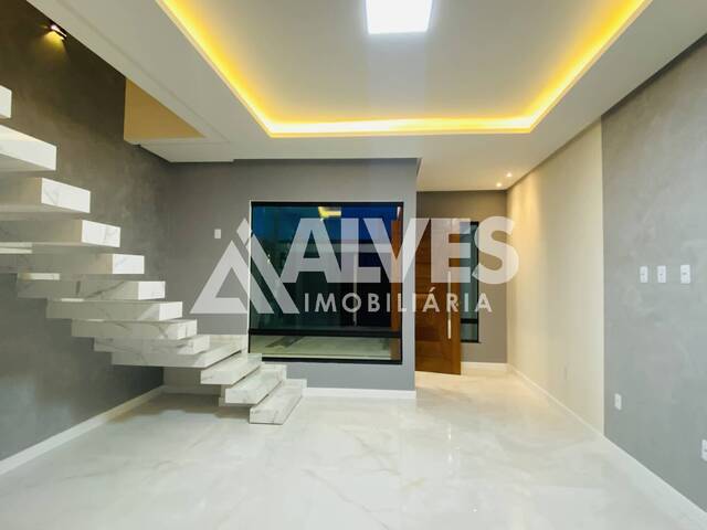 CASA para Compra em Feira de Santana - 3