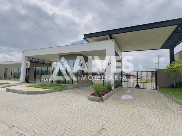 CASA EM CONDOMÍNIO para Aluguel em Feira de Santana - 2