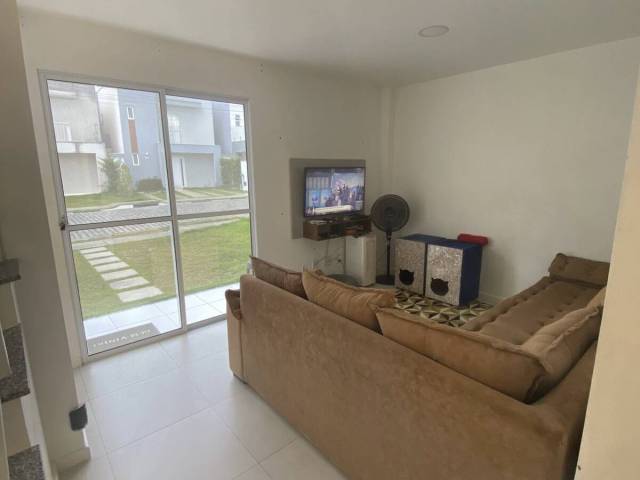 CASA EM CONDOMÍNIO para Compra em Feira de Santana - 2