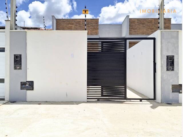 #7110 - CASA para Compra em Feira de Santana - BA