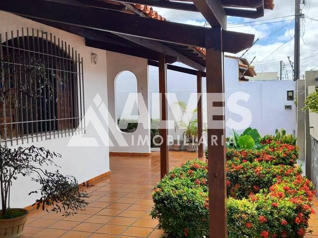 CASA para Compra em Feira de Santana - 2