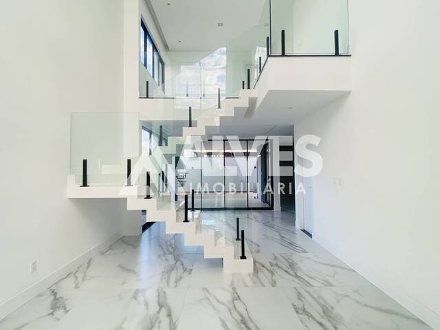 CASA EM CONDOMÍNIO para Compra em Feira de Santana - 4