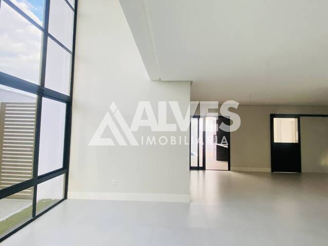 CASA EM CONDOMÍNIO para Compra em Feira de Santana - 4