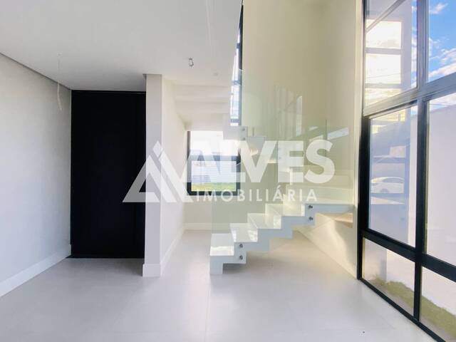 CASA EM CONDOMÍNIO para Compra em Feira de Santana - 3