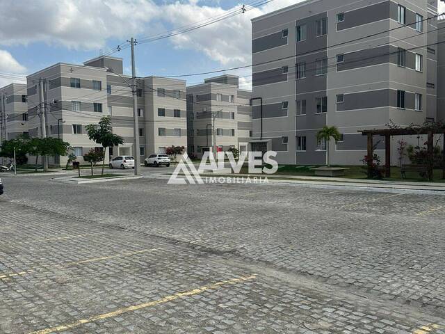 APARTAMENTO para Compra em Feira de Santana - 4