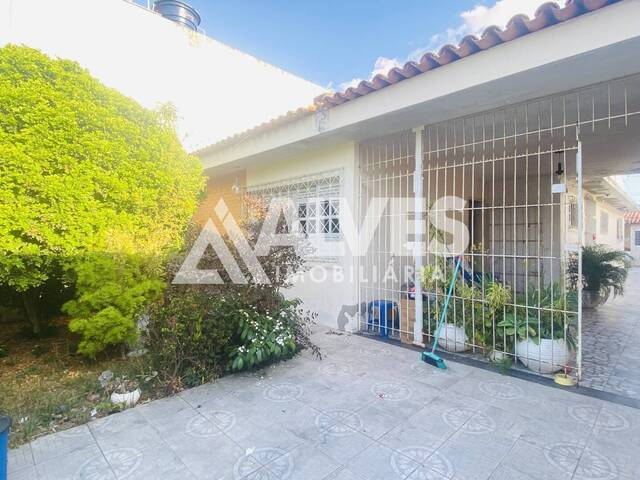 CASA para Compra em Feira de Santana - 2