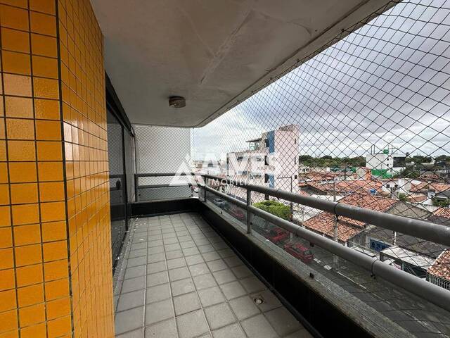 APARTAMENTO para Compra em Feira de Santana - 4