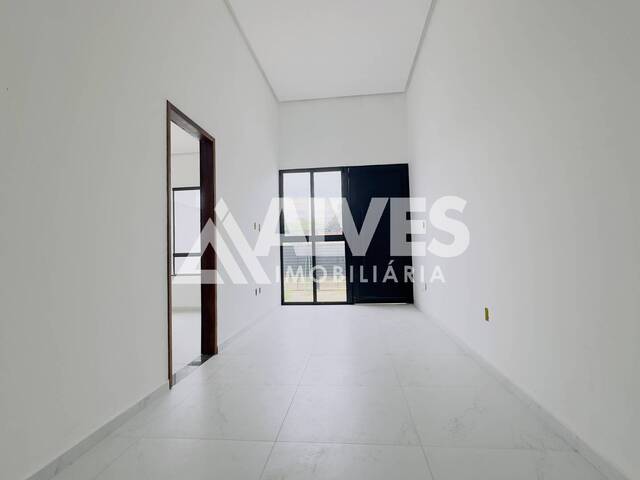 CASA para Compra em Feira de Santana - 3