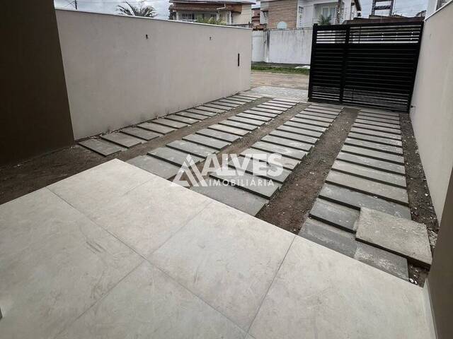 CASA para Compra em Feira de Santana - 2