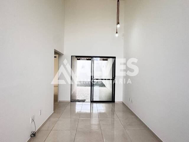 CASA EM CONDOMÍNIO para Aluguel em Feira de Santana - 2