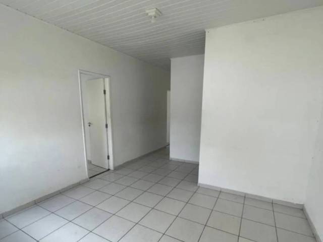 CASA EM CONDOMÍNIO para Compra em Feira de Santana - 4