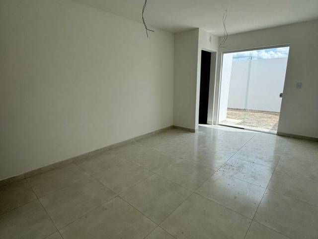 CASA para Compra em Feira de Santana - 2