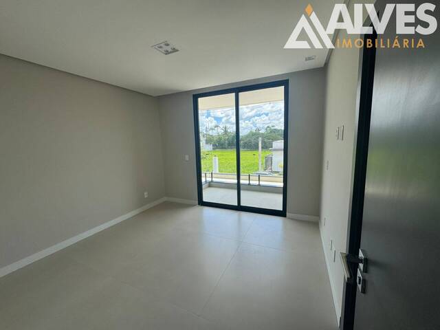 CASA EM CONDOMÍNIO para Compra em Feira de Santana - 4