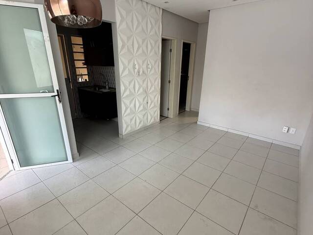 CASA EM CONDOMÍNIO para Compra em Feira de Santana - 3