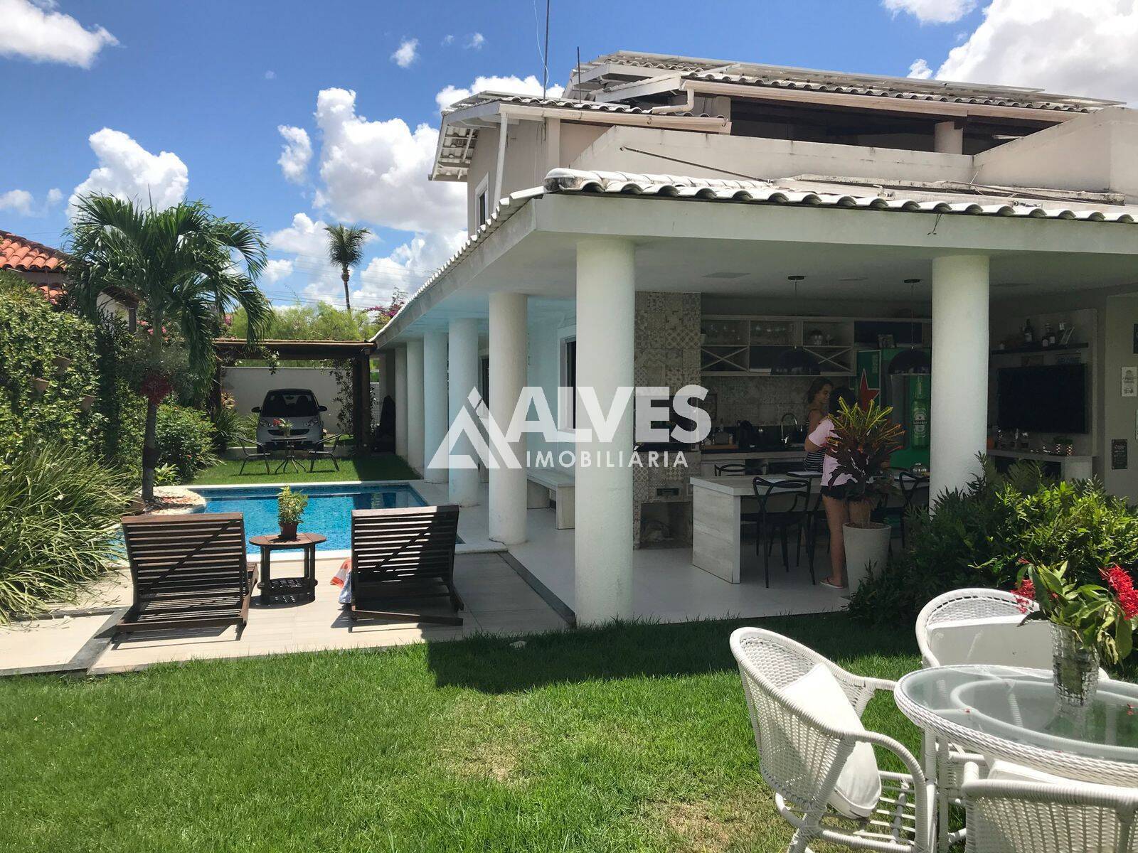 Casa à venda com 4 quartos, 390m² - Foto 2