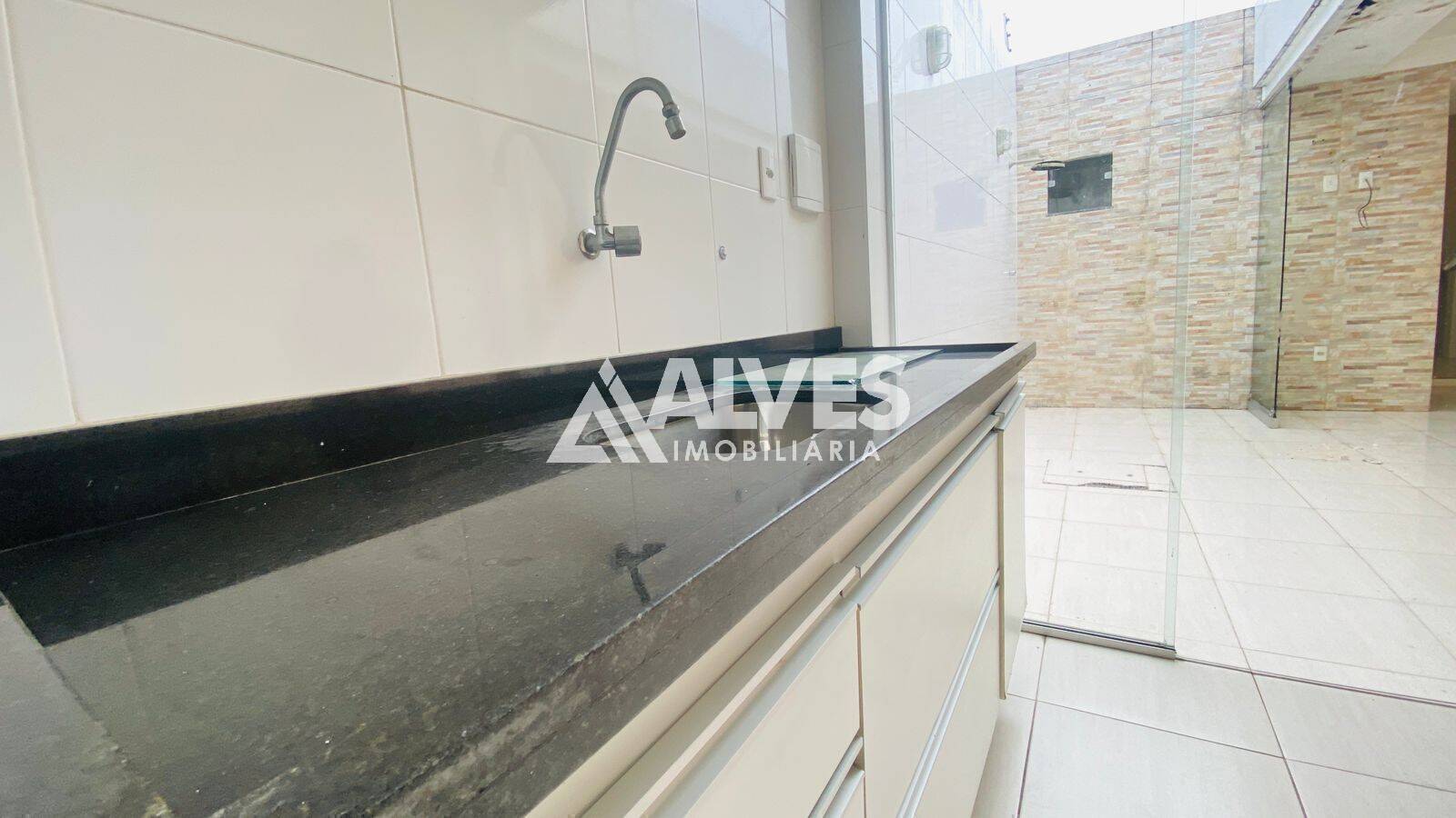Casa à venda com 3 quartos, 120m² - Foto 14