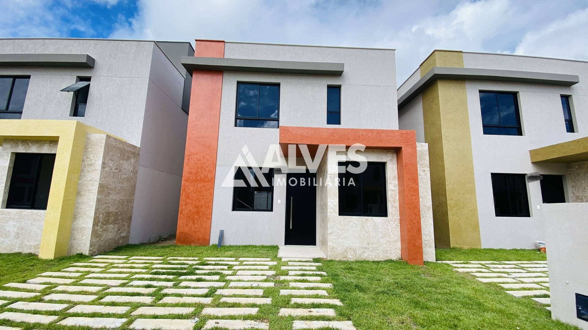 Casa de Condomínio à venda com 4 quartos, 110m² - Foto 2