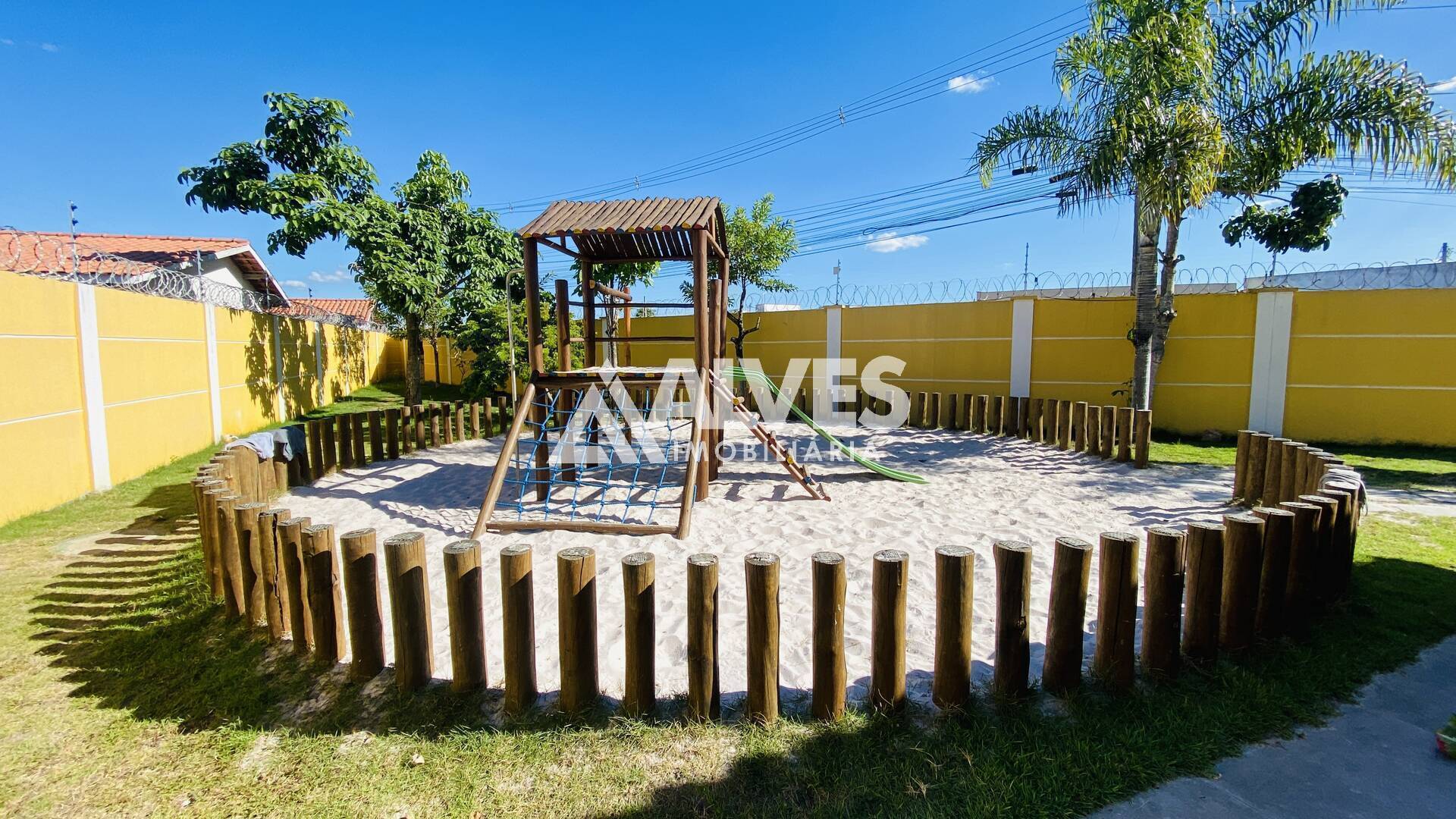 Casa à venda com 3 quartos, 100m² - Foto 26