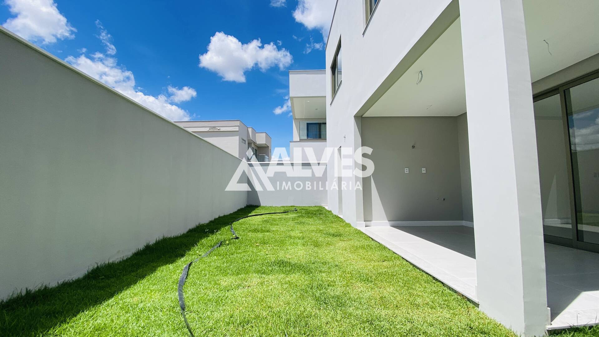 Casa de Condomínio à venda com 4 quartos, 225m² - Foto 17