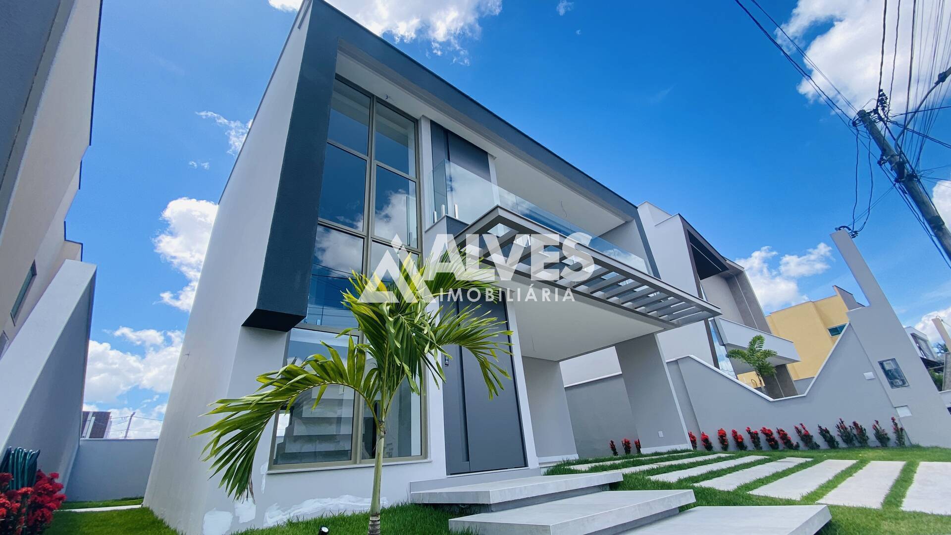 Casa de Condomínio à venda com 4 quartos, 225m² - Foto 2