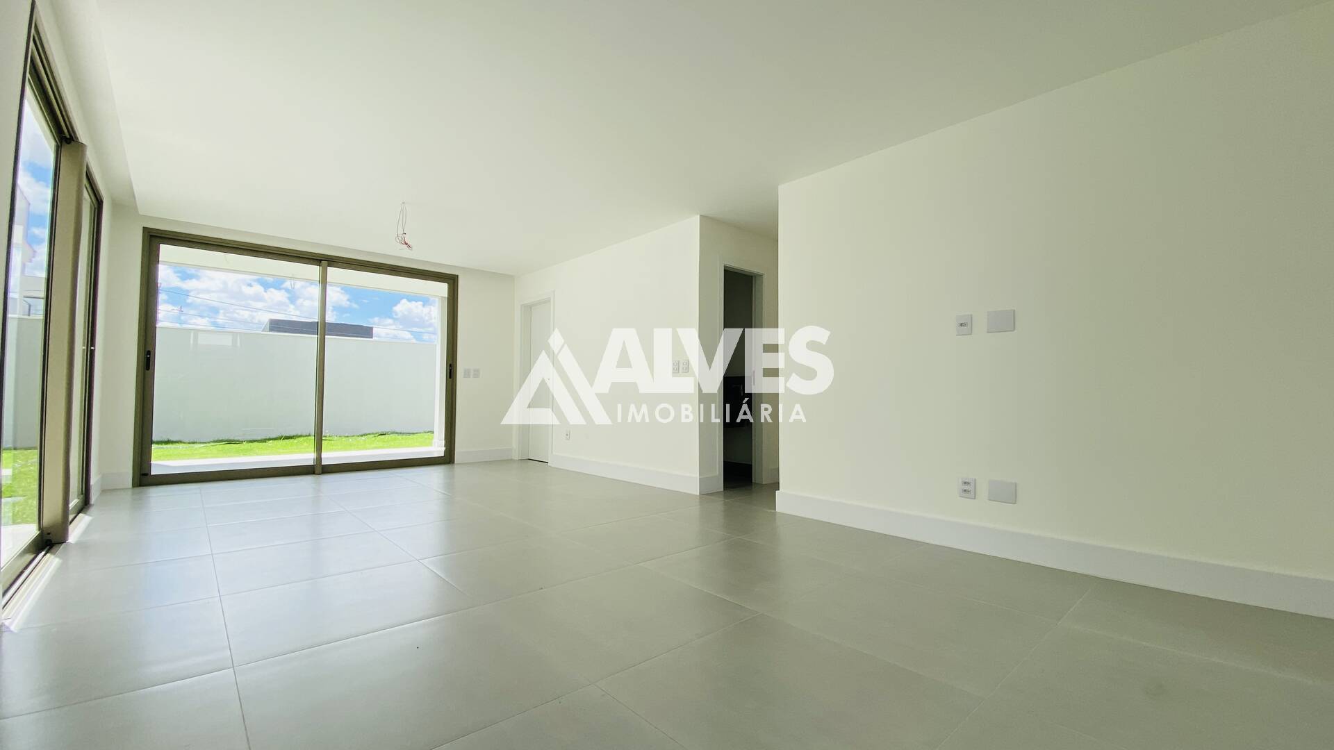 Casa de Condomínio à venda com 4 quartos, 225m² - Foto 7