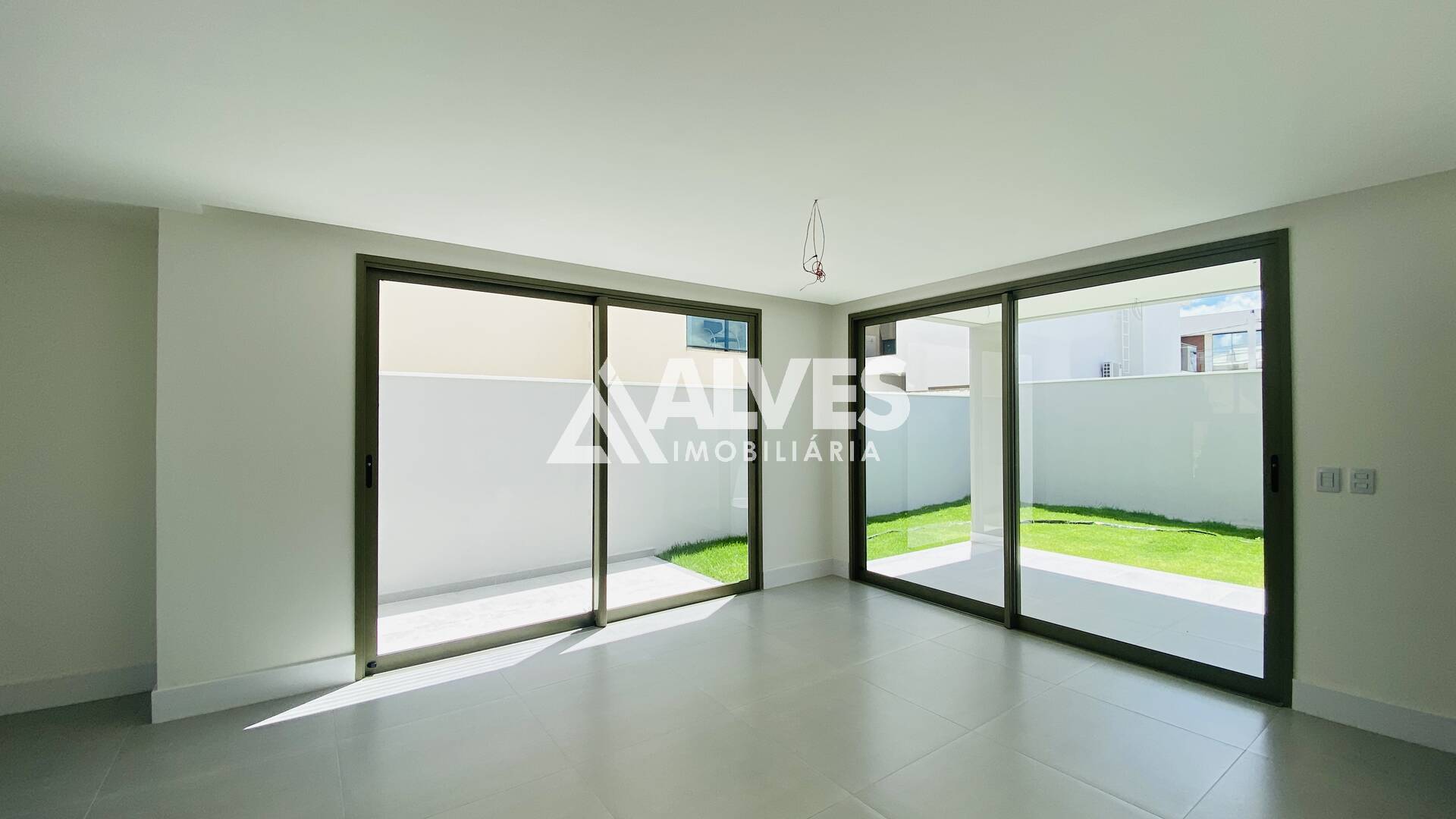 Casa de Condomínio à venda com 4 quartos, 225m² - Foto 9