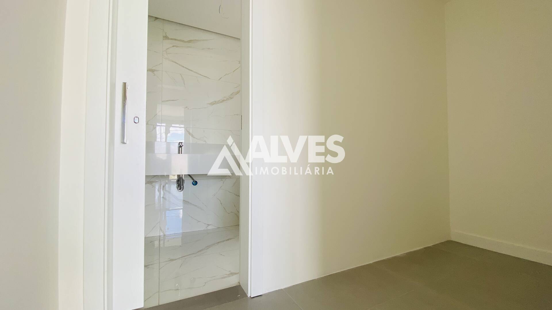Casa de Condomínio à venda com 4 quartos, 225m² - Foto 29