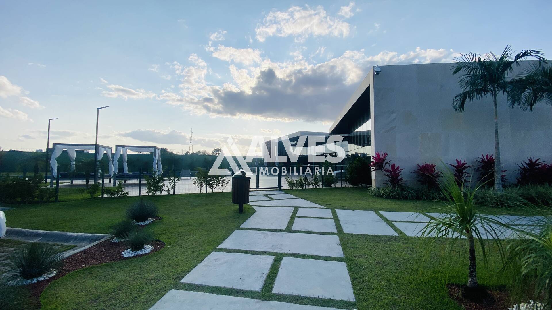 Casa de Condomínio à venda com 4 quartos, 268m² - Foto 5