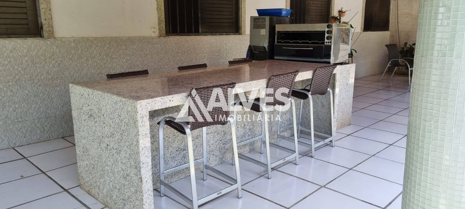 Casa à venda com 4 quartos, 200m² - Foto 13