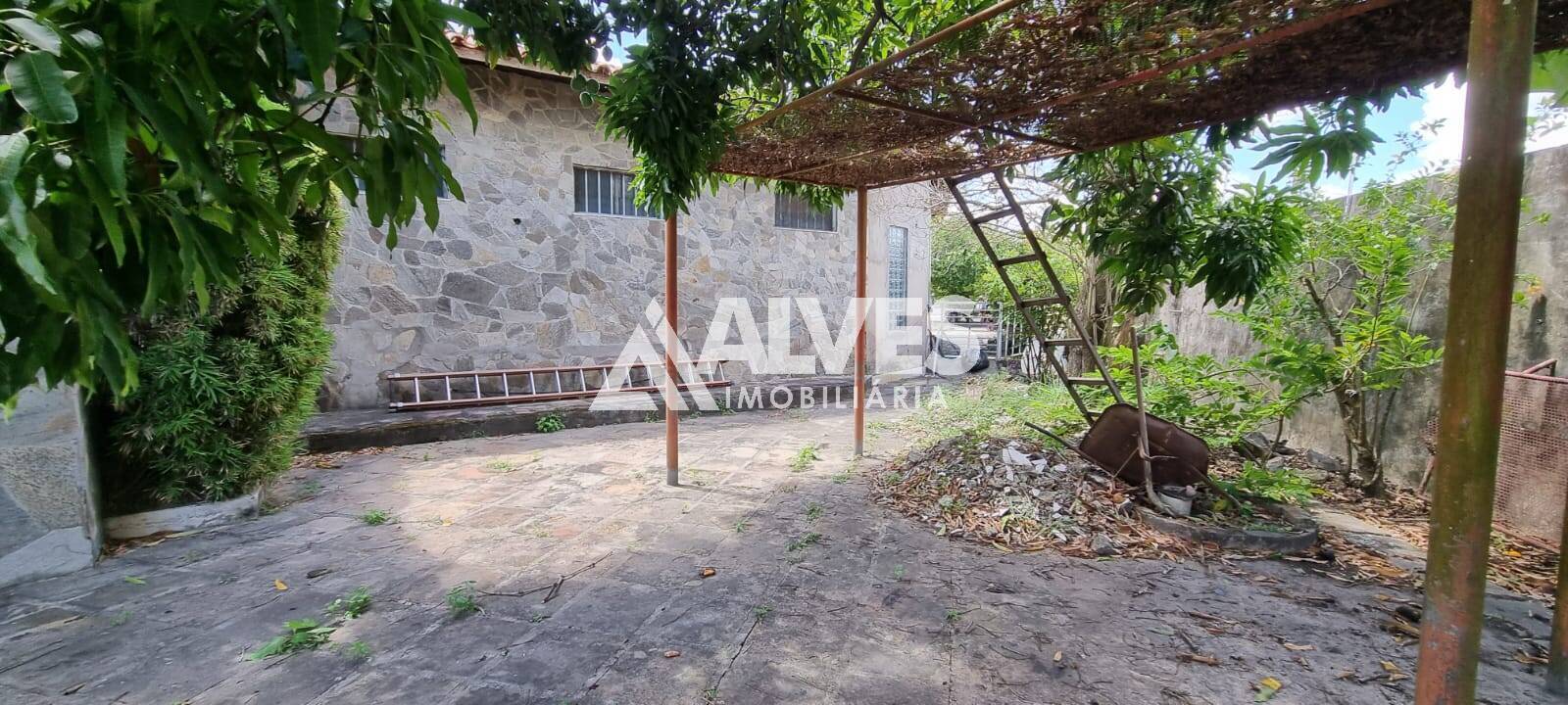 Casa à venda com 4 quartos, 200m² - Foto 44