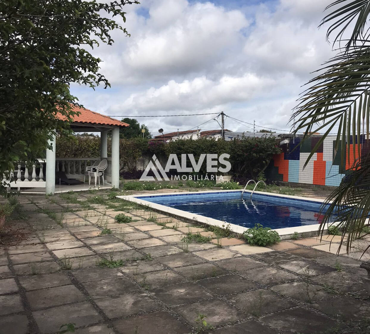 Casa à venda com 4 quartos, 200m² - Foto 4