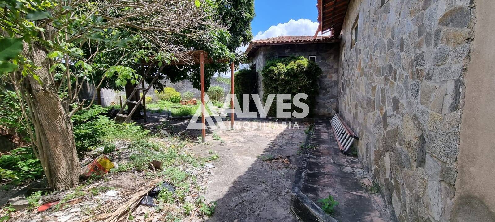 Casa à venda com 4 quartos, 200m² - Foto 33