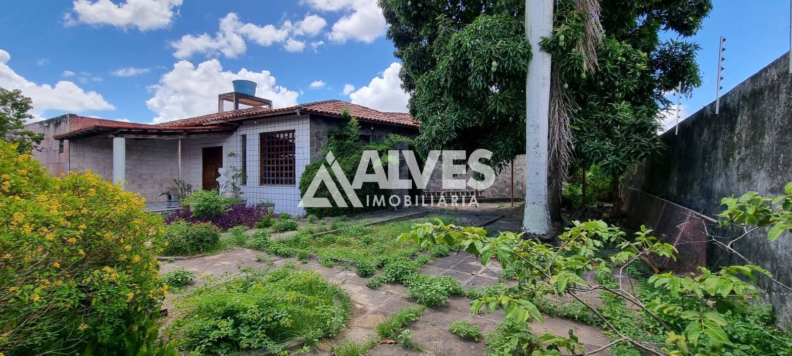 Casa à venda com 4 quartos, 200m² - Foto 3