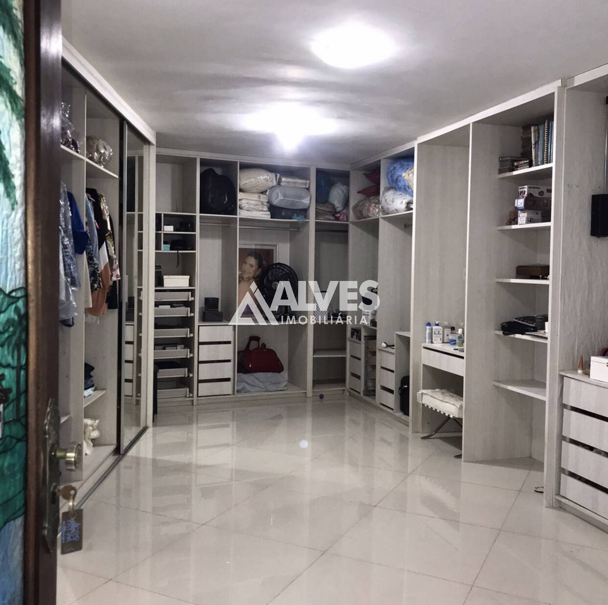 Casa à venda com 4 quartos, 200m² - Foto 32