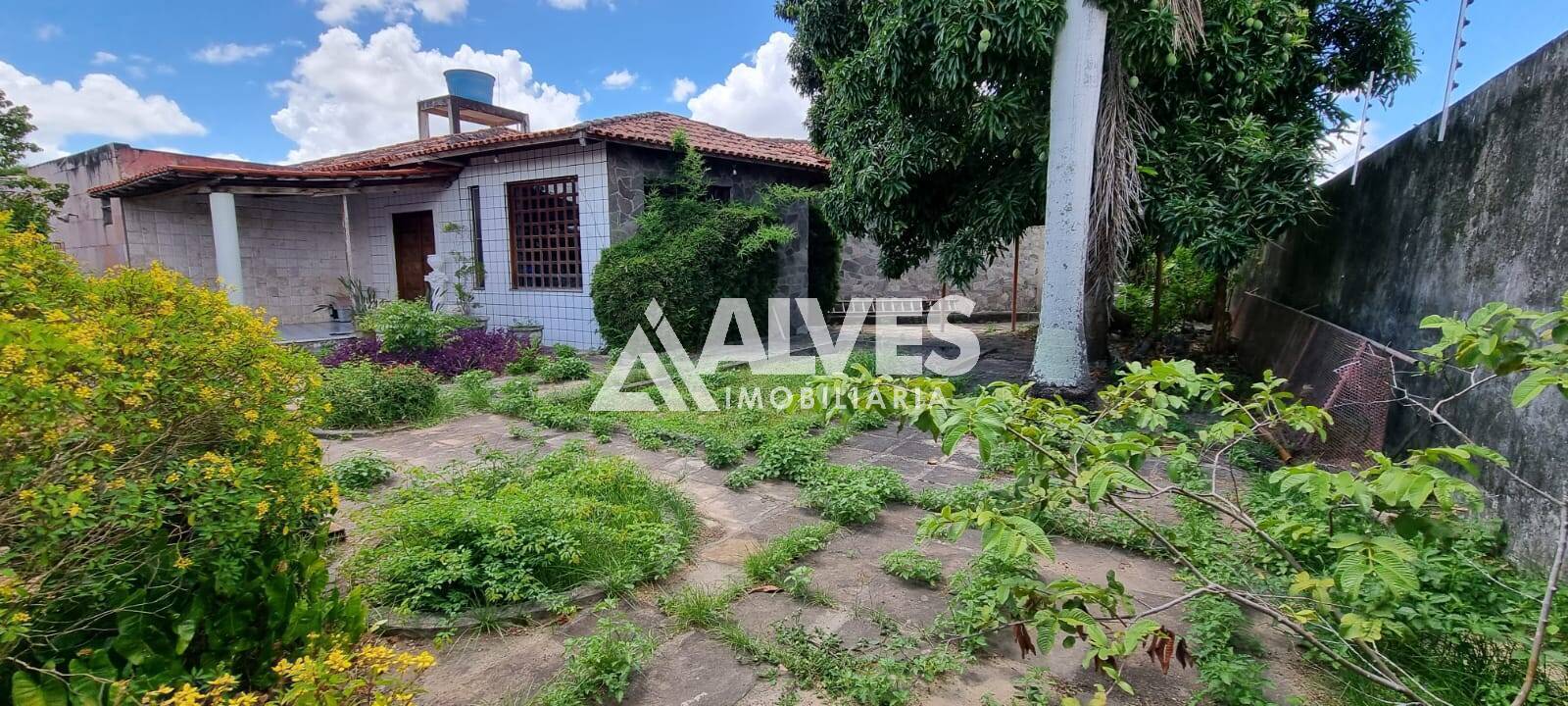 Casa à venda com 4 quartos, 200m² - Foto 42