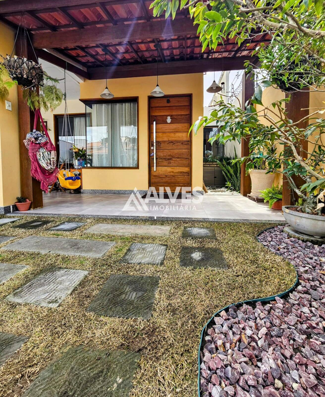 Casa de Condomínio à venda com 3 quartos, 189m² - Foto 1