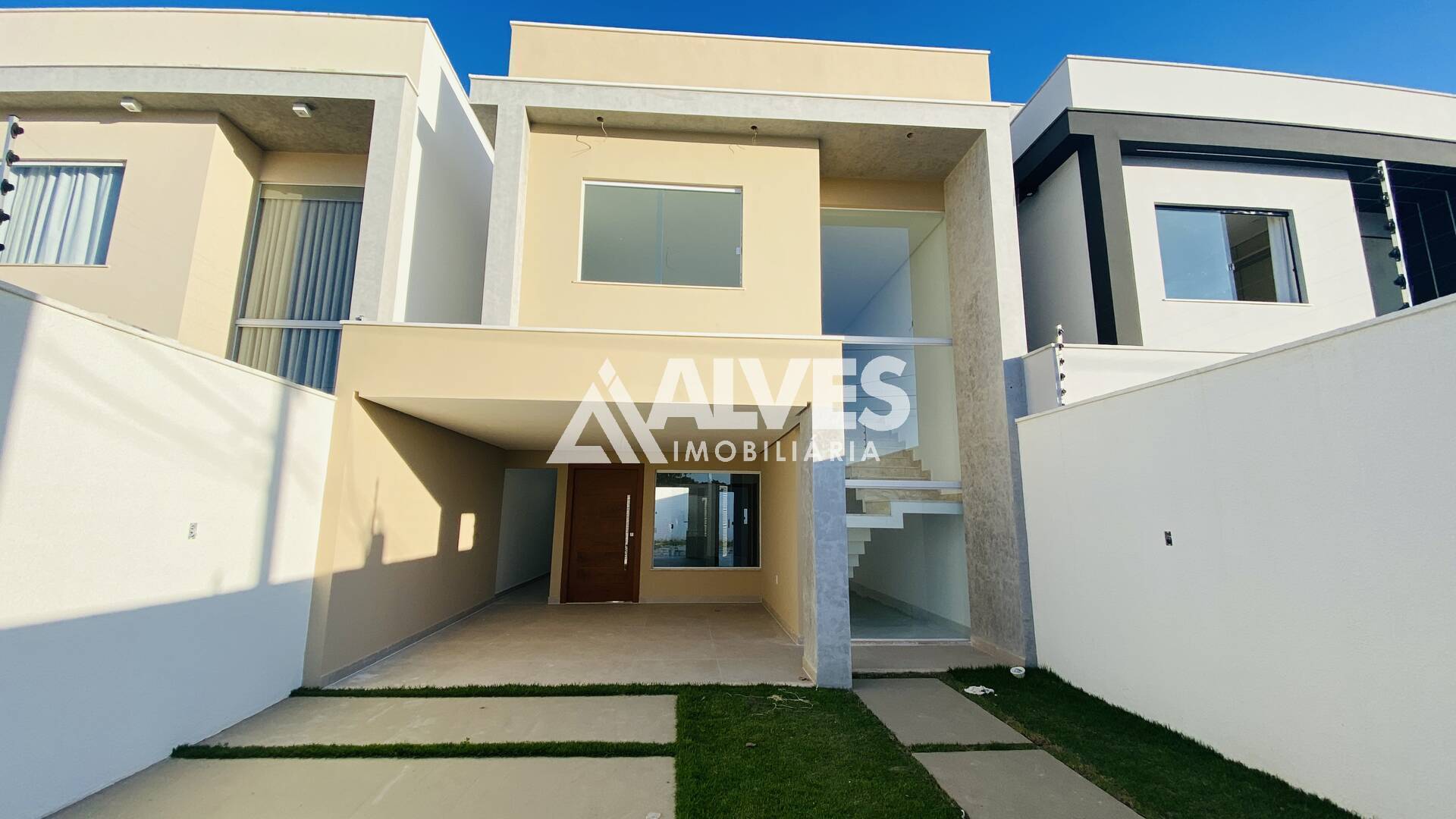 Casa à venda com 3 quartos, 173m² - Foto 1