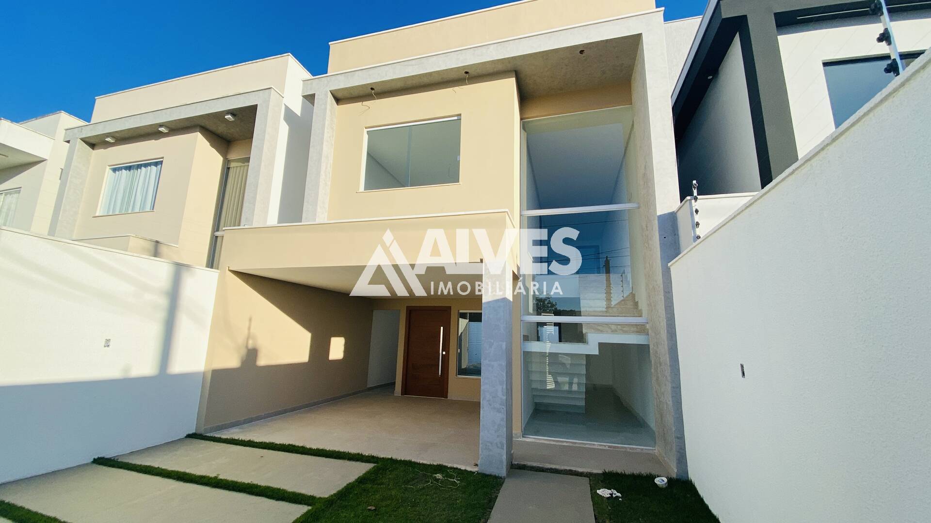 Casa à venda com 3 quartos, 173m² - Foto 2