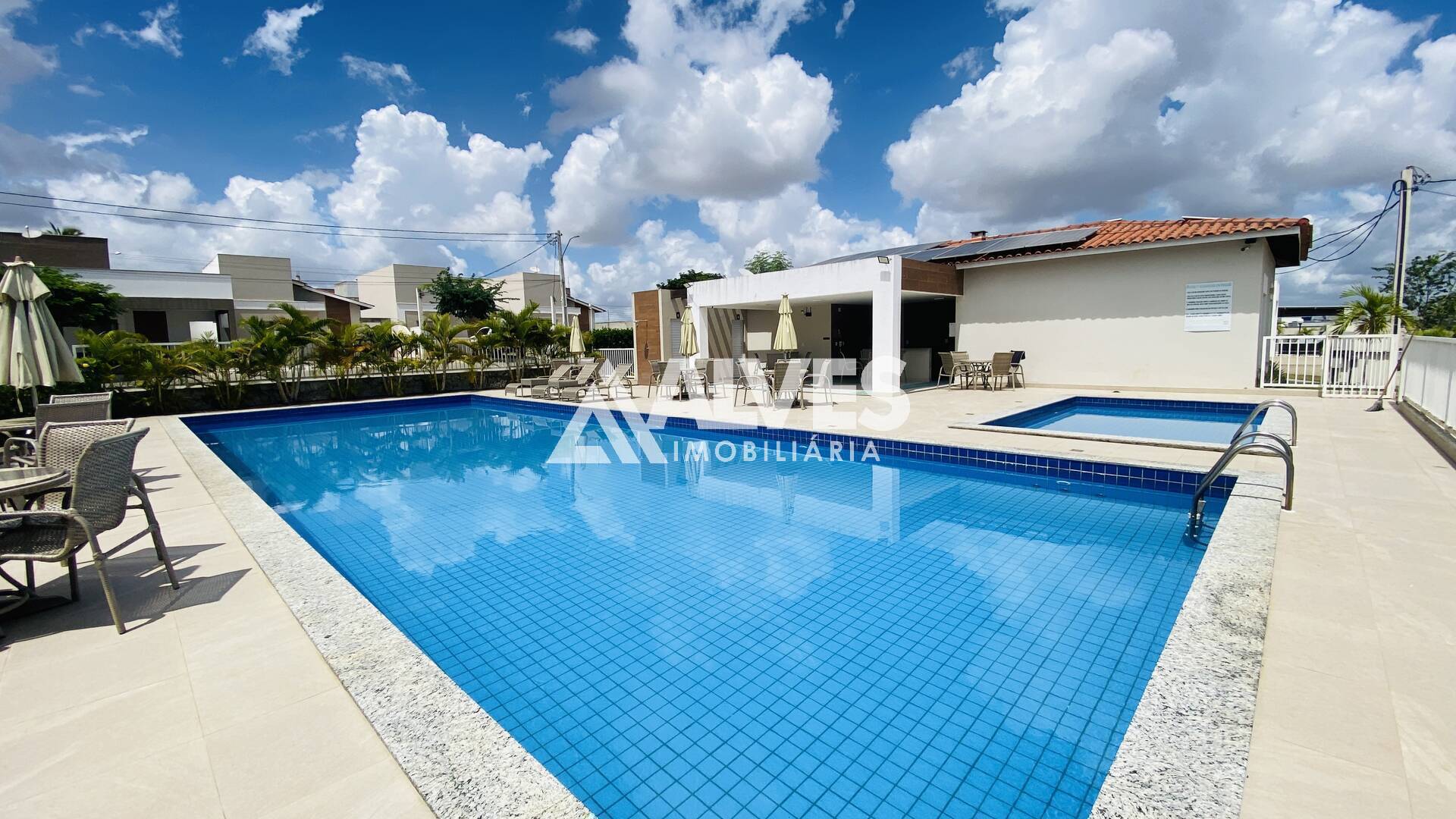 Casa de Condomínio à venda com 2 quartos, 60m² - Foto 1