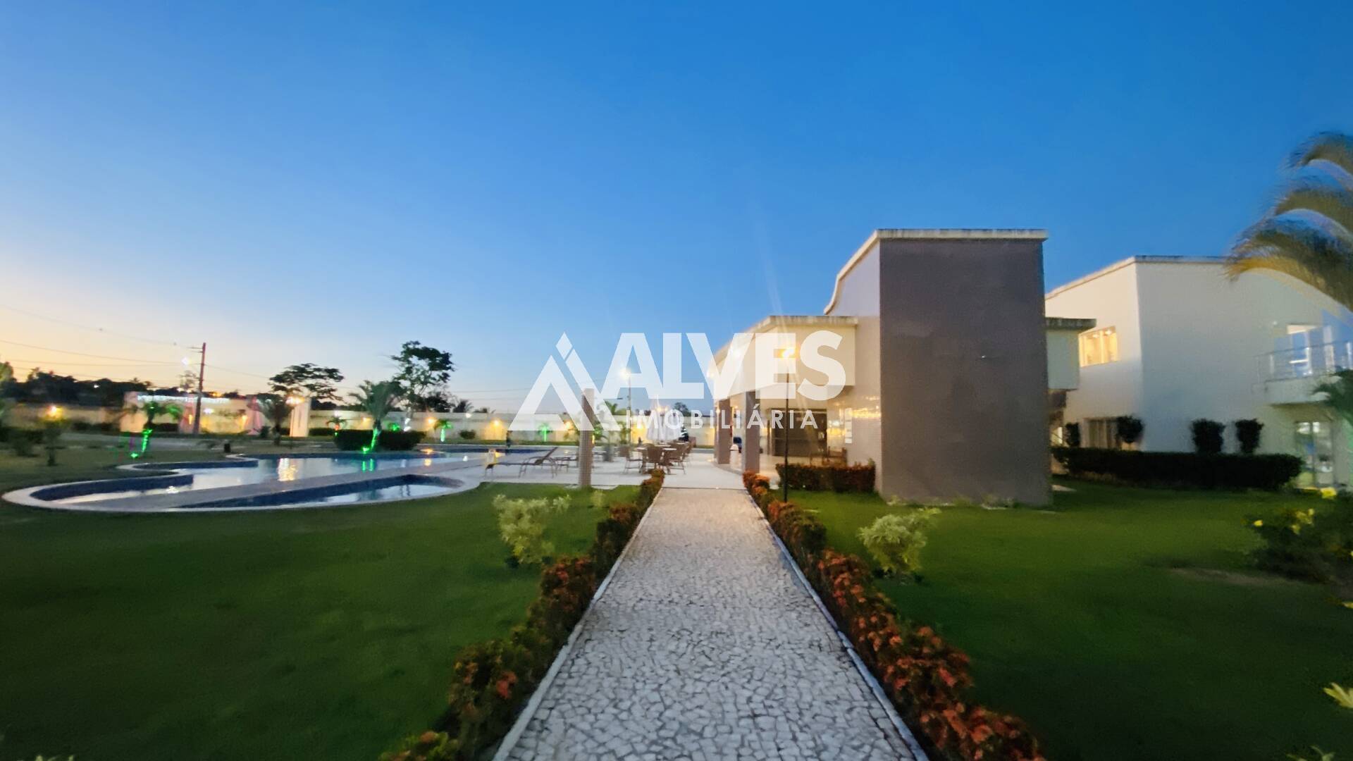 Casa de Condomínio à venda com 3 quartos, 242m² - Foto 6