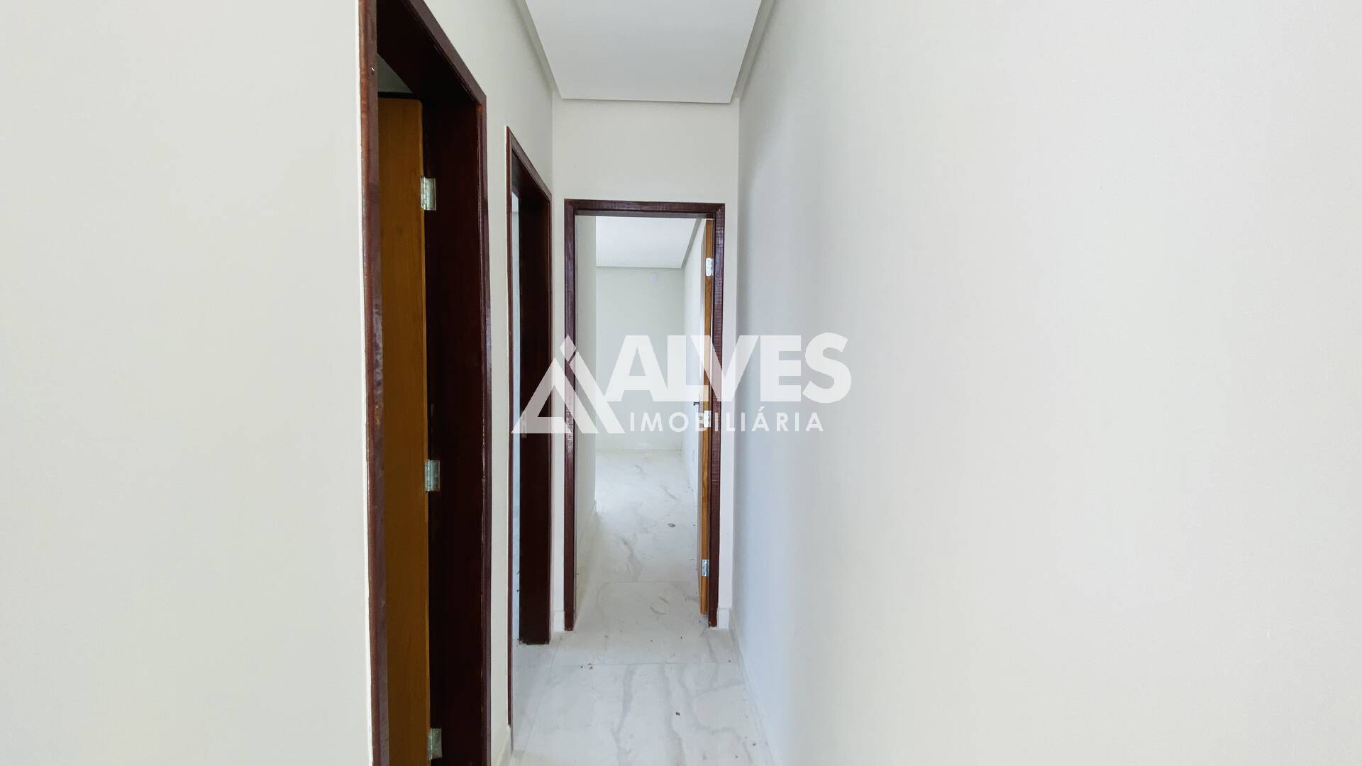 Casa à venda com 3 quartos, 78m² - Foto 4
