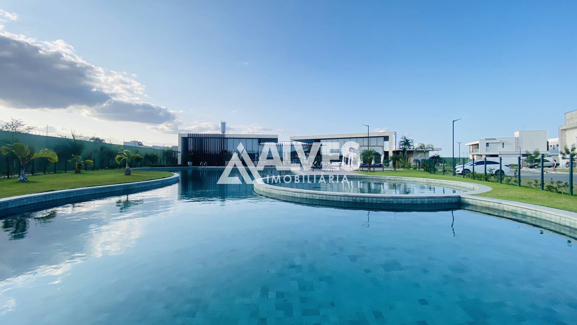 Casa de Condomínio à venda com 4 quartos, 272m² - Foto 9