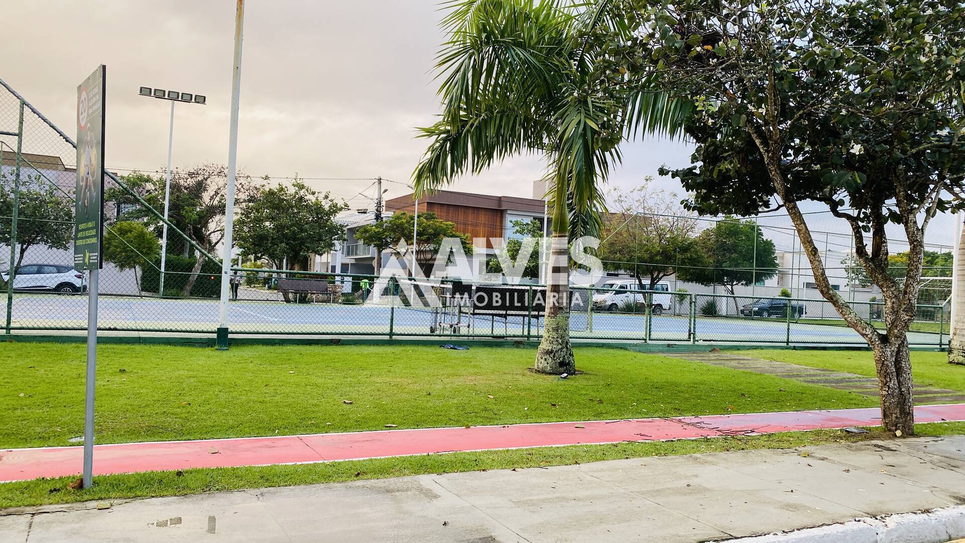 Casa de Condomínio à venda com 4 quartos, 372m² - Foto 38